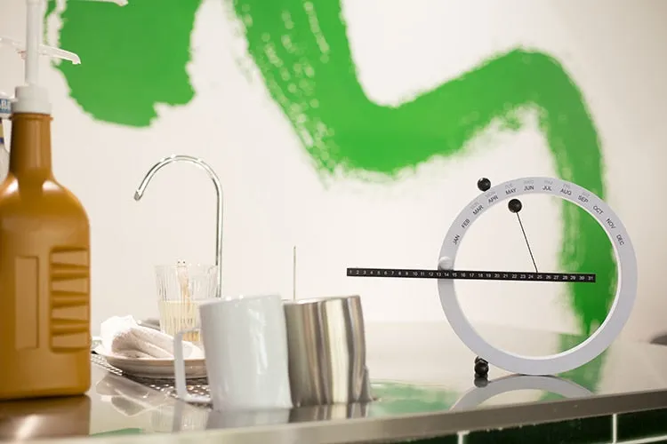 Inturging Perpetual Calendar